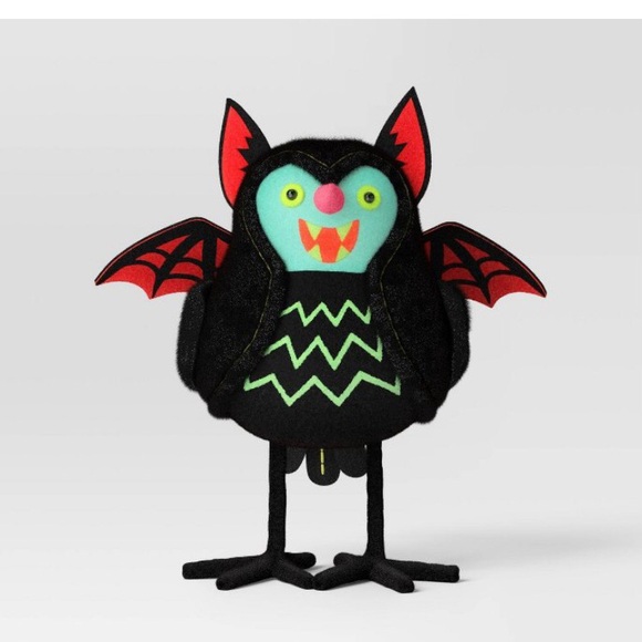 2024 Featherly Felt Bat Bird “Batrick” from Hyde & EEK! - Picture 2 of 4